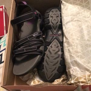BRAND NEW TEVA SANDALS
